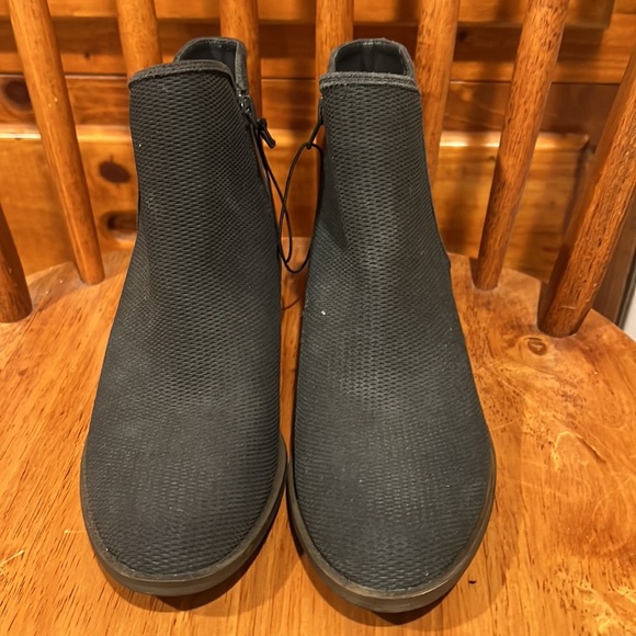 New Kensie Boots - Picture 3 of 16